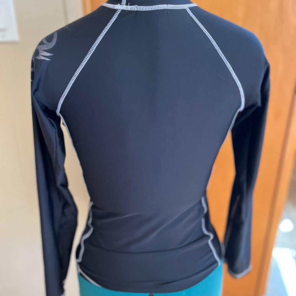 Women's Rash Guard - Picture 3 of 5